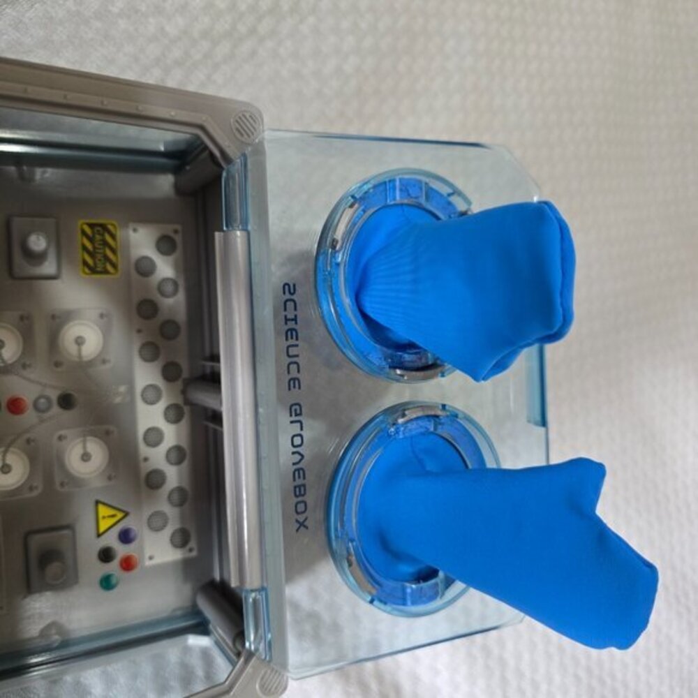 American Girl of Year 2018 Luciana Vega Mars Habitat Pretend Glove Box‎ for Doll - Picture 2 of 5